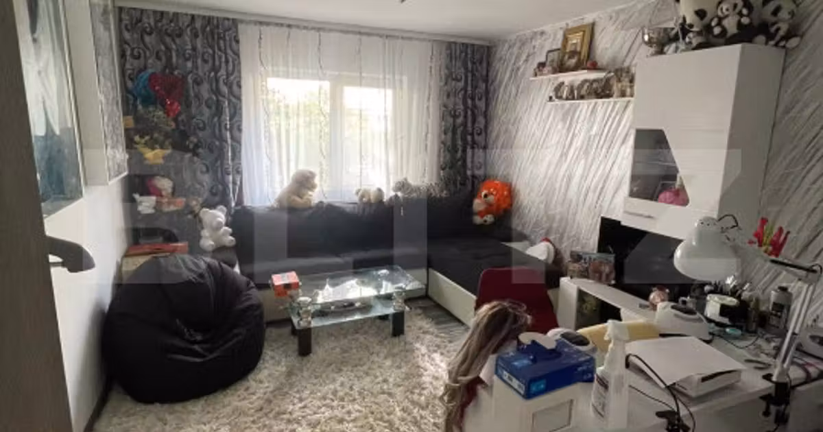 Apartament de vânzare cu 3 camere, mobilat în zona Uzina 2, Brașov