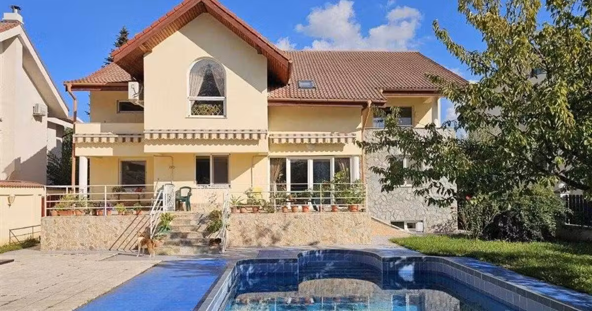 Casă de vânzare cu 8 camere în zona Iancu Nicolae, Sector 1