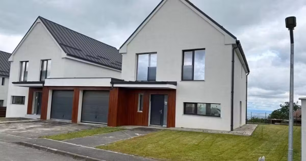 Duplex de vânzare cu 6 camere în Feleacu