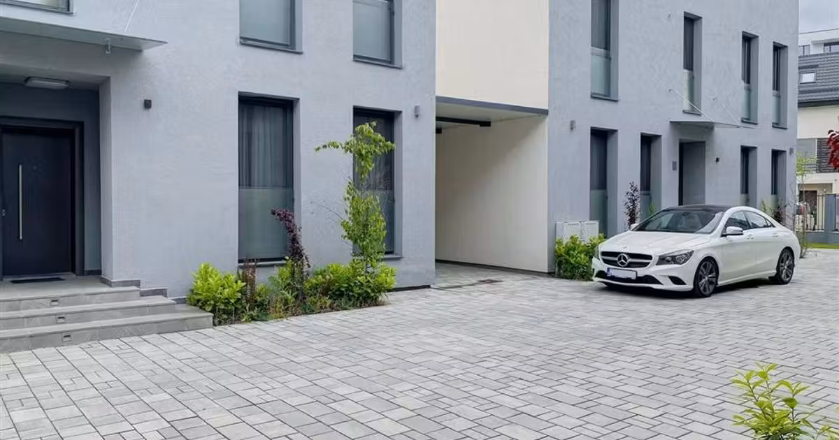 Casă de vânzare cu 5 camere în zona Pipera, Sector 1