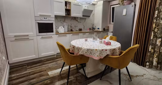 Apartament Florești