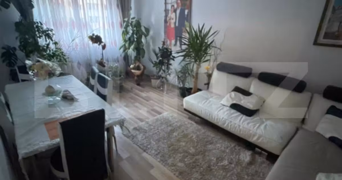 Apartament de vânzare cu 5 camere, mobilat în zona Tractorul, Brașov