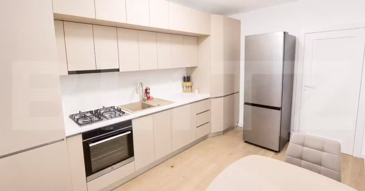 Apartament de vânzare cu 3 camere, mobilat în zona Tractorul, Brașov