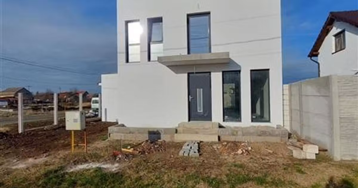 Casă individuală de vânzare cu 4 camere în Fântânele