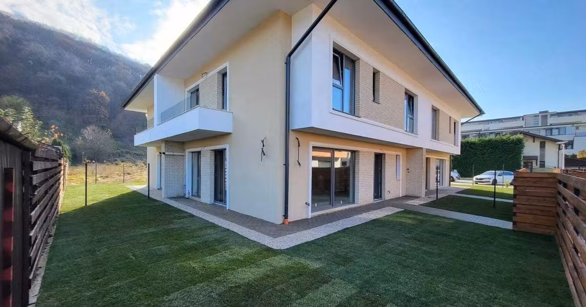 Duplex de vânzare cu 4 camere în Florești