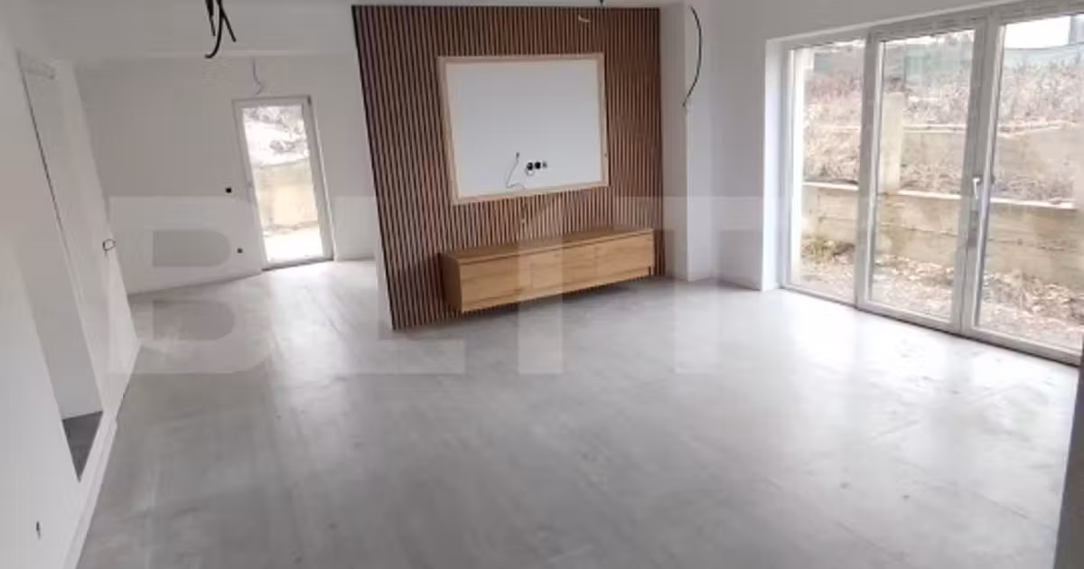 Casă individuală de vânzare cu 5 camere în Apahida