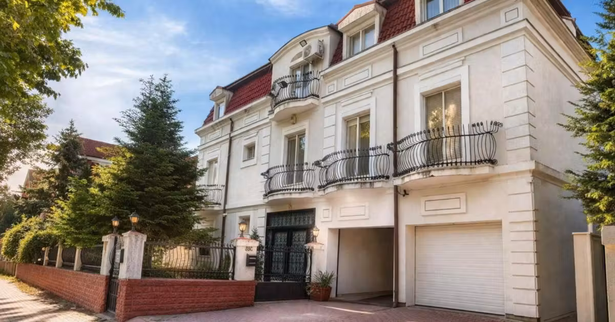 Casă individuală de vânzare cu 8 camere, mobilată în zona Pipera, Sector 1