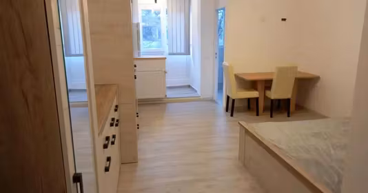 Garsonieră Titan