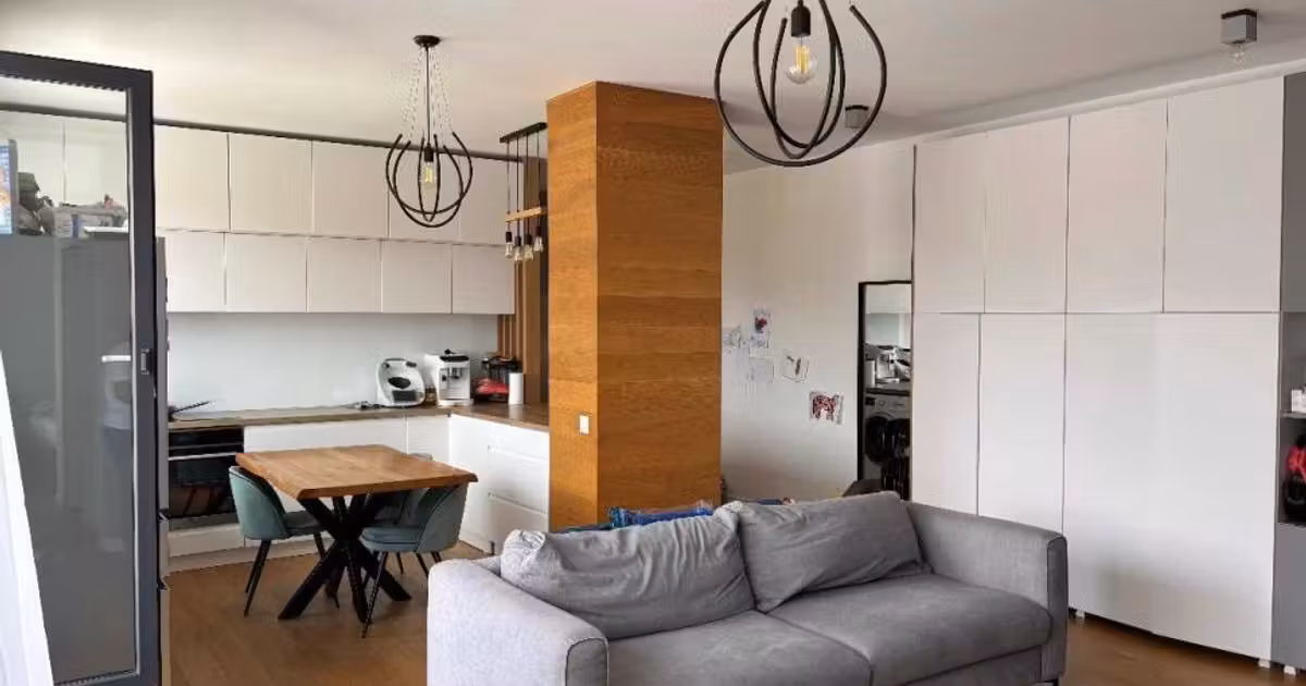 Apartament de vânzare cu 3 camere în Florești