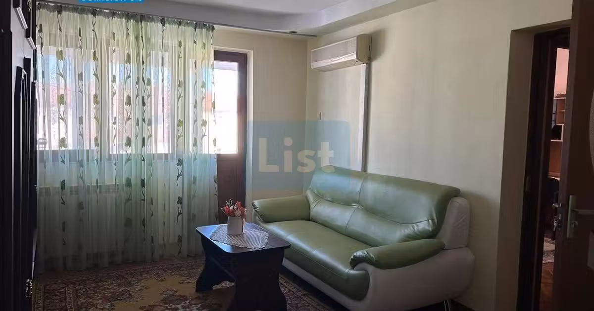Apartament de vânzare cu 3 camere, mobilat în zona Central, Târgu Jiu