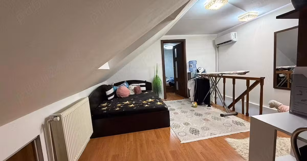 Apartament de vânzare cu 3 camere, mobilat în zona Berceni, Sector 4