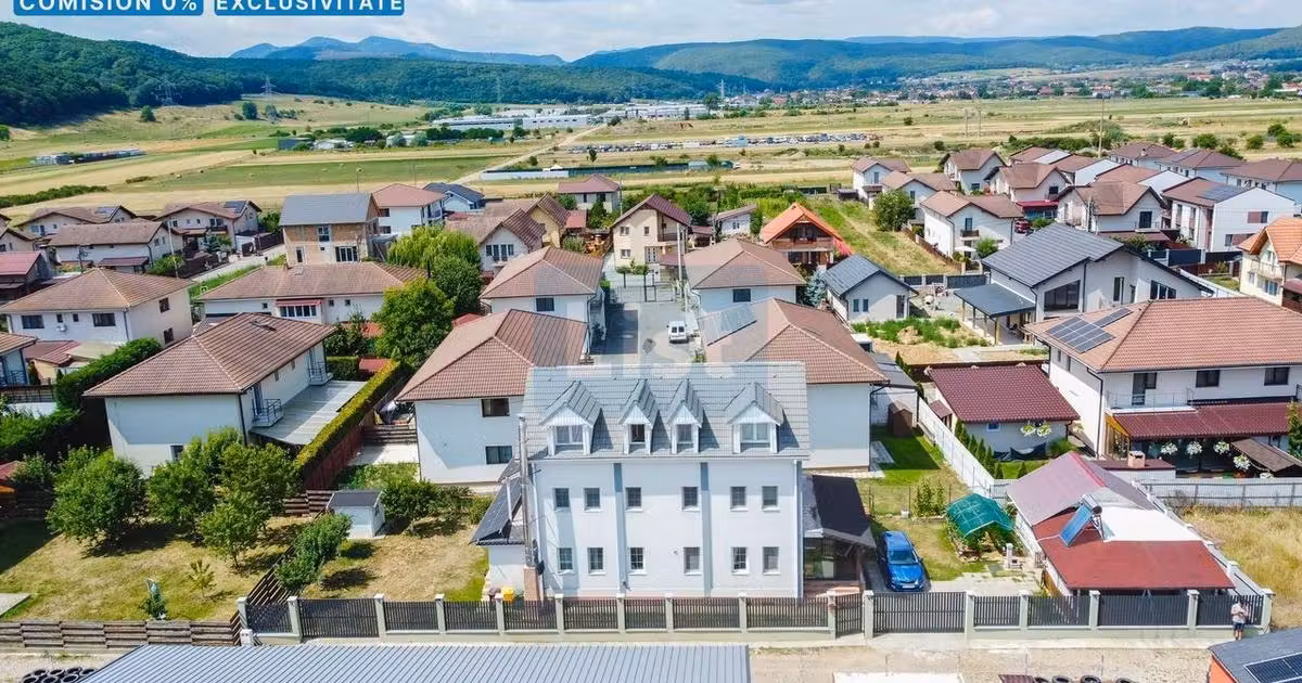 Casă de vânzare cu 6 camere în Gilău