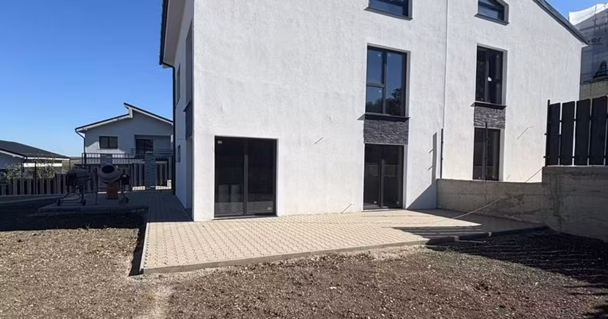 Duplex de vânzare cu 4 camere în Dezmir
