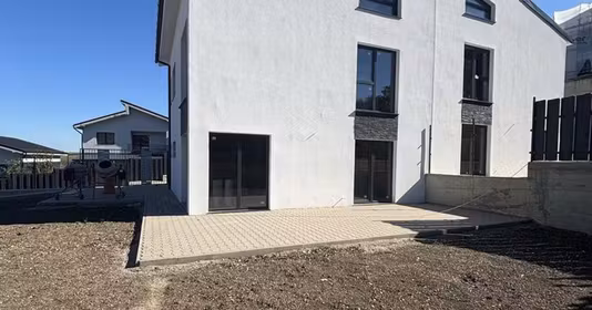 Apartament Dezmir