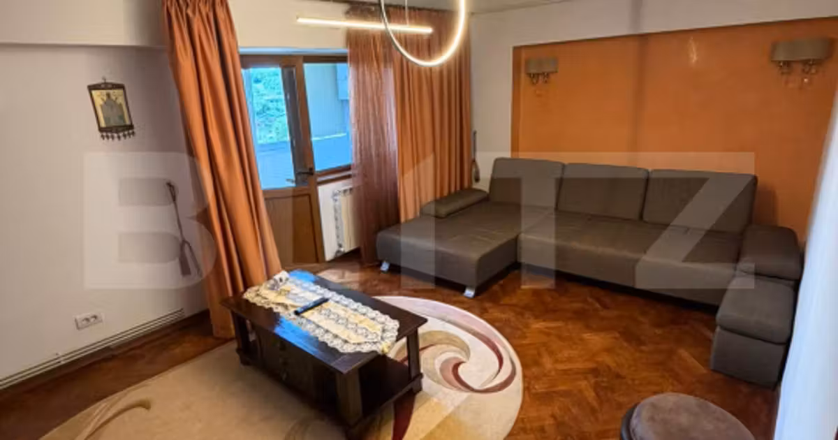 Apartament de vânzare cu 3 camere, mobilat în zona Podu Roș, Iași