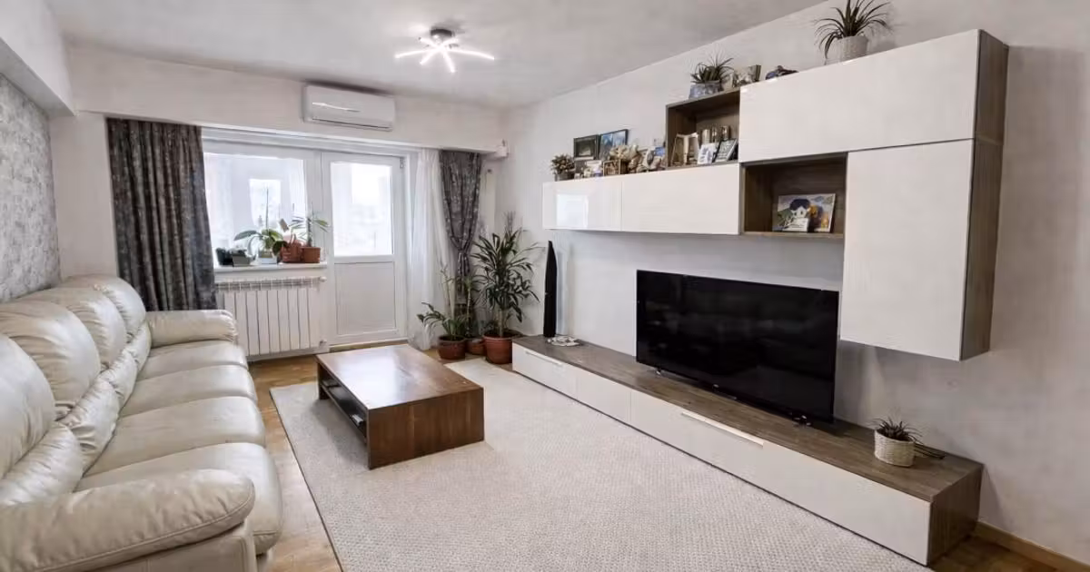 Apartament de vânzare cu 3 camere în zona Alba Iulia, Sector 3