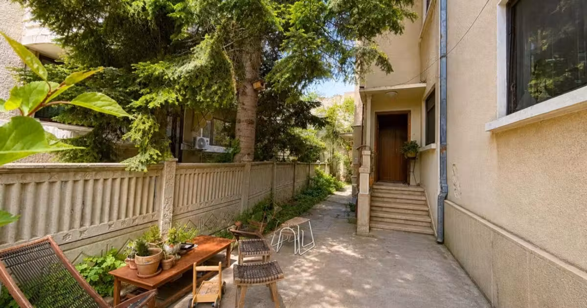 Casă individuală de vânzare cu 10 camere, mobilată în zona Decebal, Sector 3