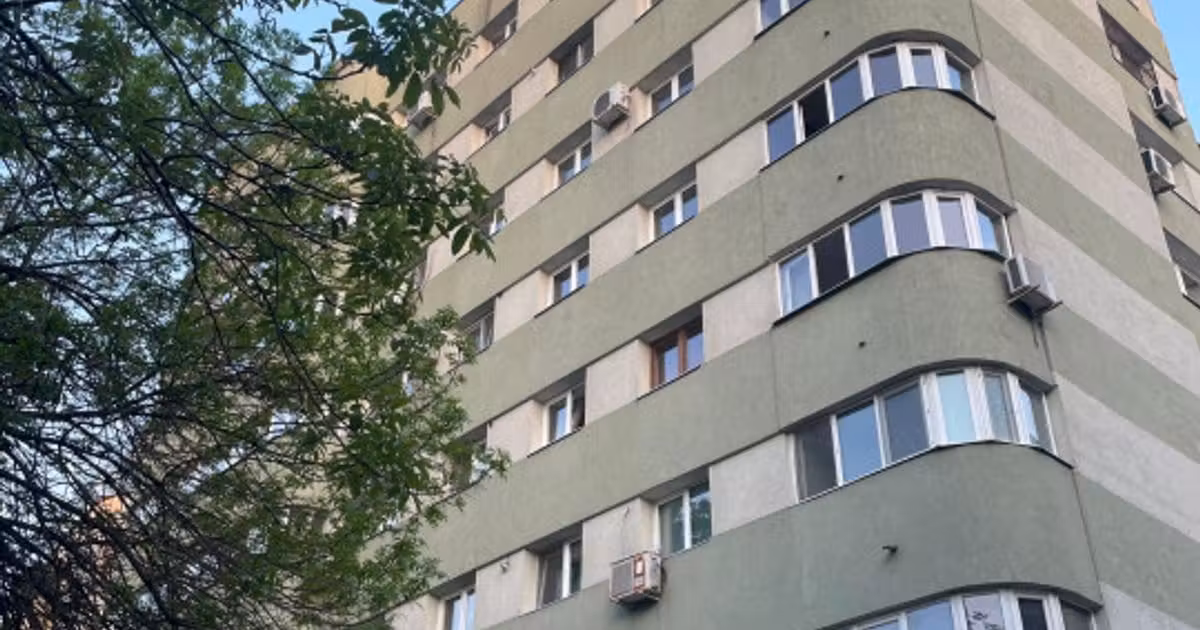 Apartament de vânzare cu 3 camere, mobilat în Ultracentral