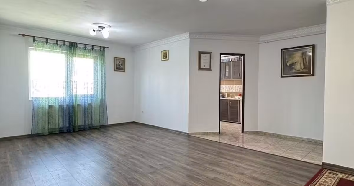 Apartament de vânzare cu 2 camere, mobilat în Florești