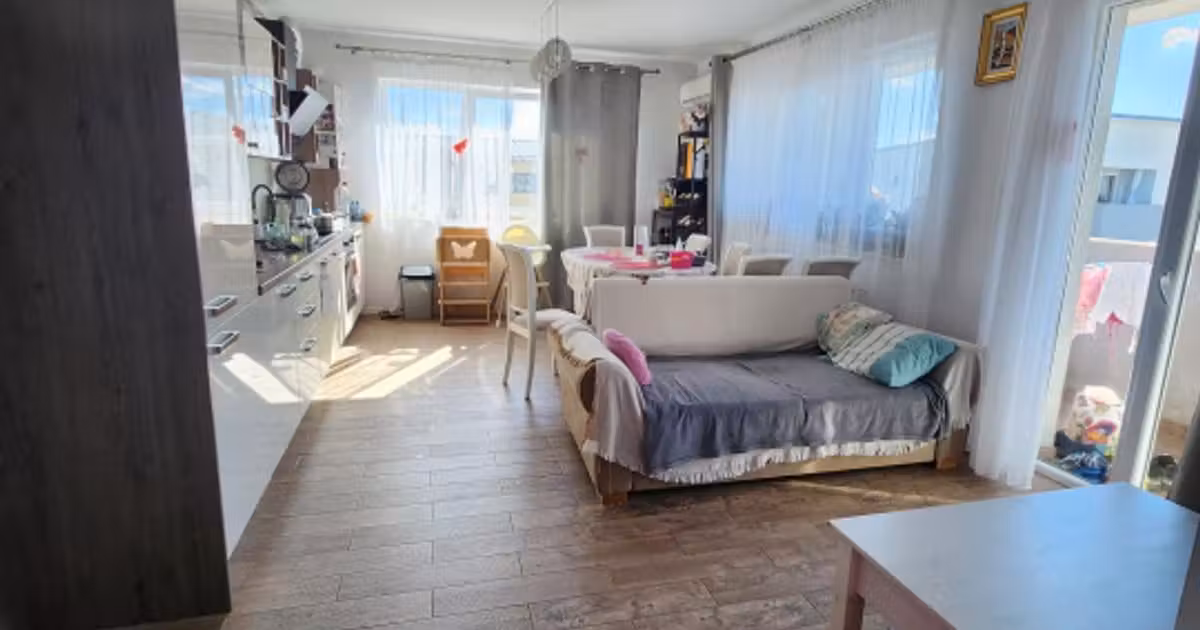 Apartament de vânzare cu 3 camere, mobilat în Florești