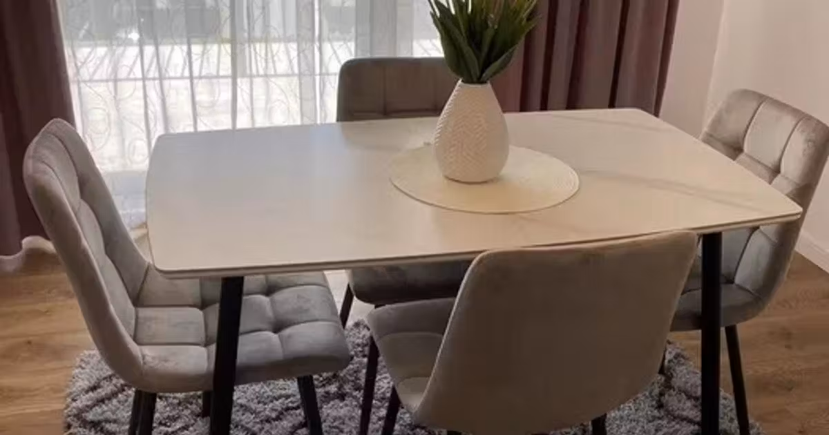 Apartament de vânzare cu 3 camere, mobilat în Florești