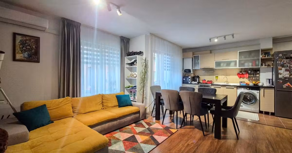 Apartament de vânzare cu 3 camere, mobilat în Florești