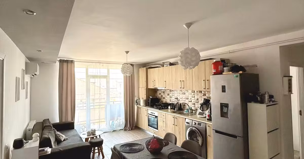 Apartament de vânzare cu 3 camere, mobilat în Florești