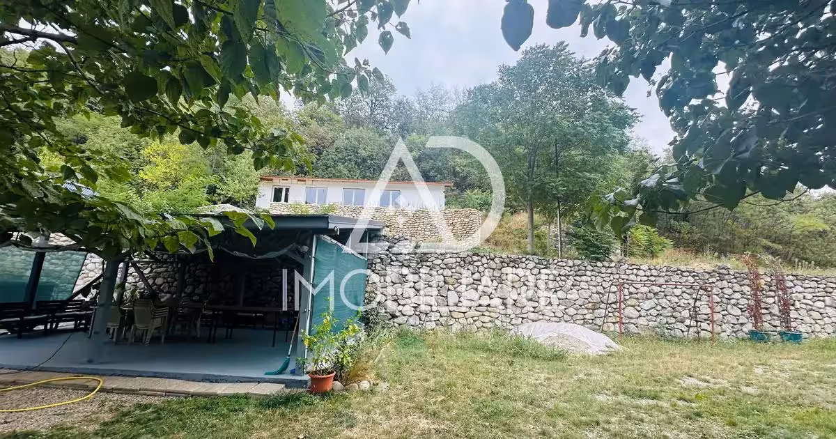 Hotel/Pensiune de vânzare 1000 mp în Runcu