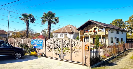 Casă Drăguțești