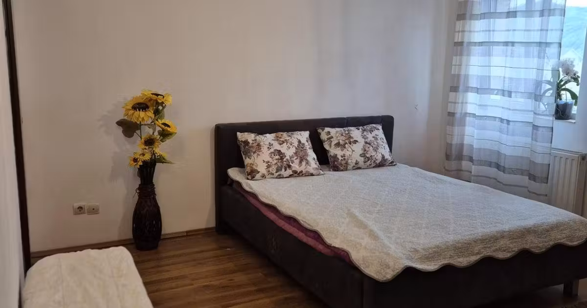 Apartament de vânzare cu 3 camere, mobilat în Florești
