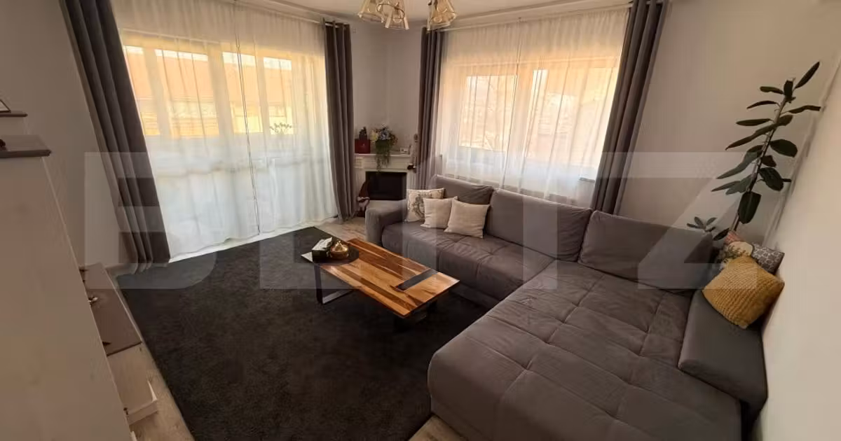 Apartament de vânzare cu 3 camere, mobilat în Sânpetru