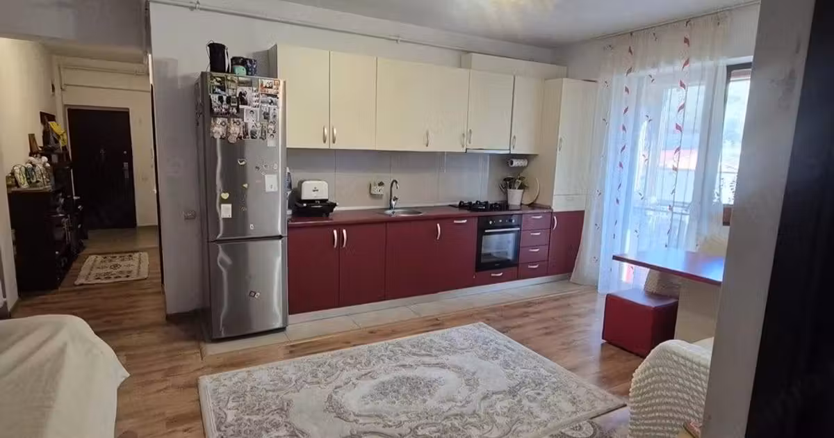 Apartament de vânzare cu 3 camere, mobilat în Florești