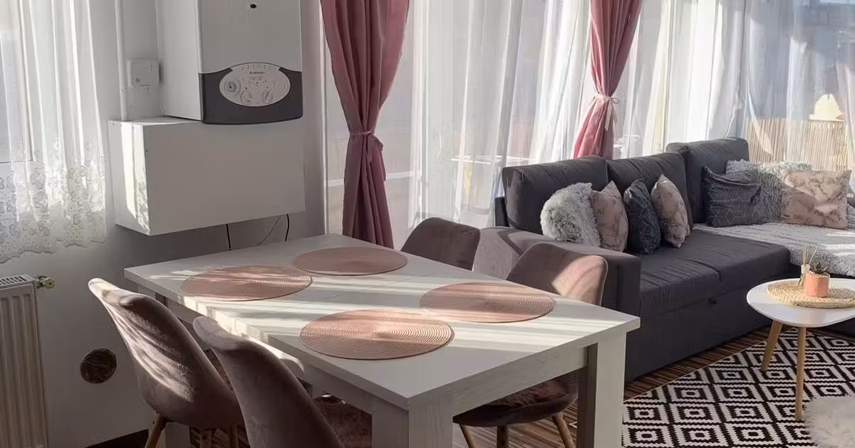 Apartament de vânzare cu 3 camere, mobilat în Florești