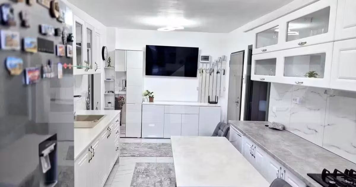 Apartament de vânzare cu 3 camere, mobilat în zona Cug, Iași