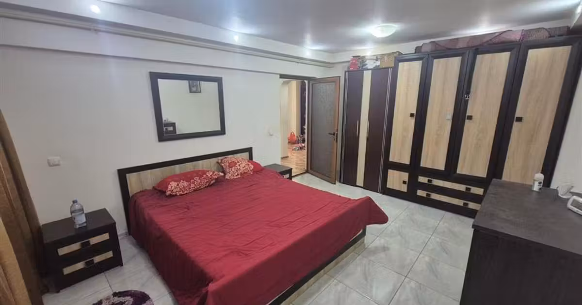 Apartament de vânzare cu 3 camere în zona Obor, Brăila