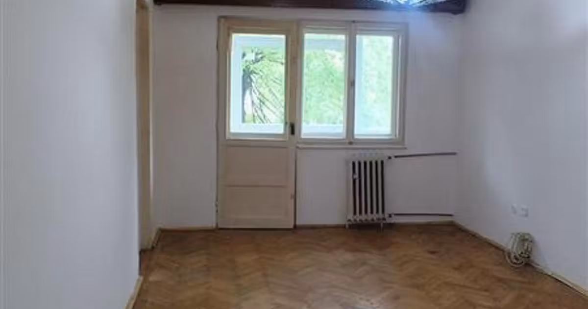 Apartament de vânzare cu 3 camere în zona Baraolt, Ploiești