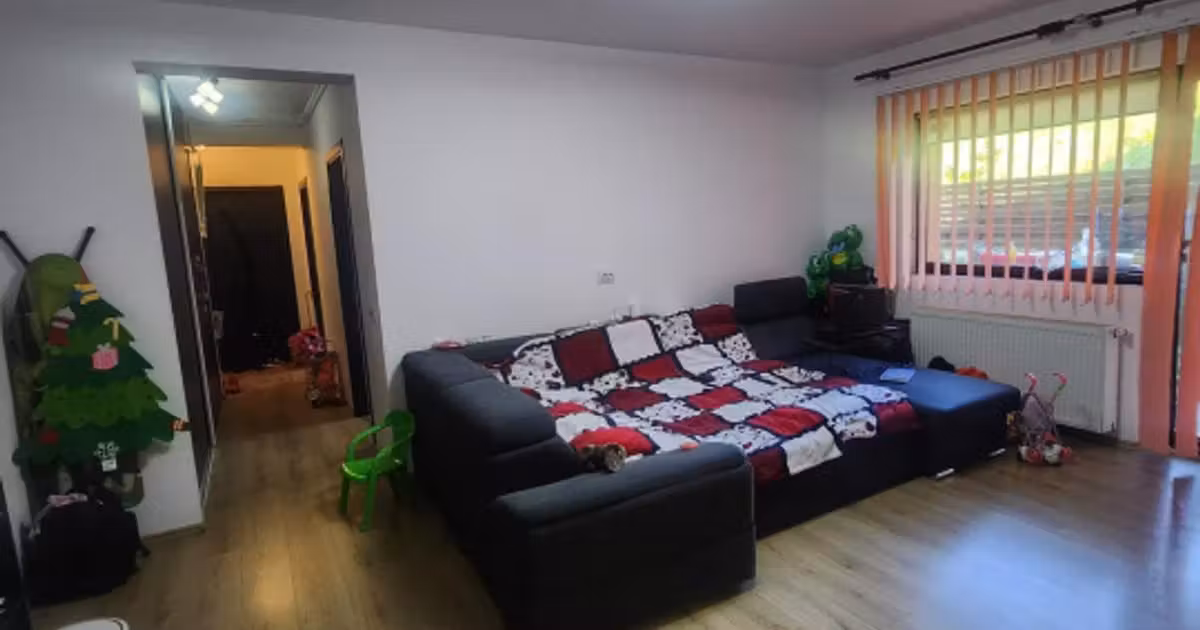 Apartament de vânzare cu 3 camere, mobilat în Florești