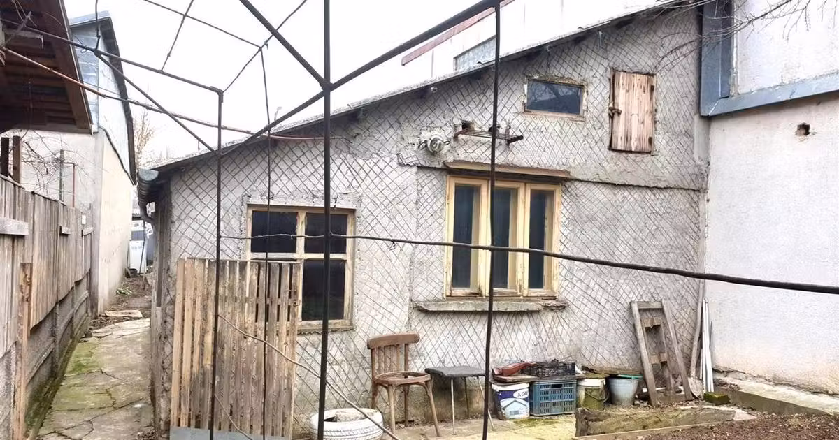 Casă de vânzare cu 6 camere în zona Central, Brăila