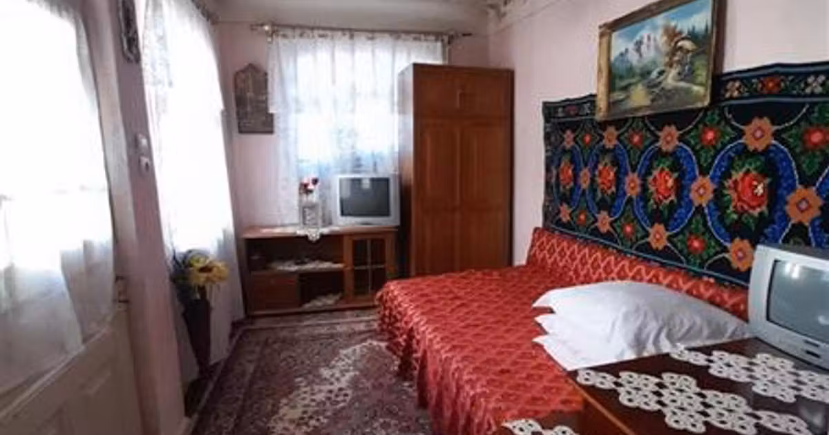 Casă de vânzare cu 3 camere în zona Democrației, Ploiești