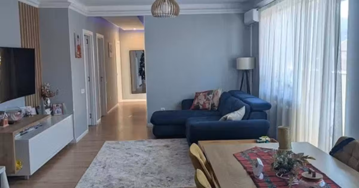 Apartament de vânzare cu 3 camere, mobilat în Florești