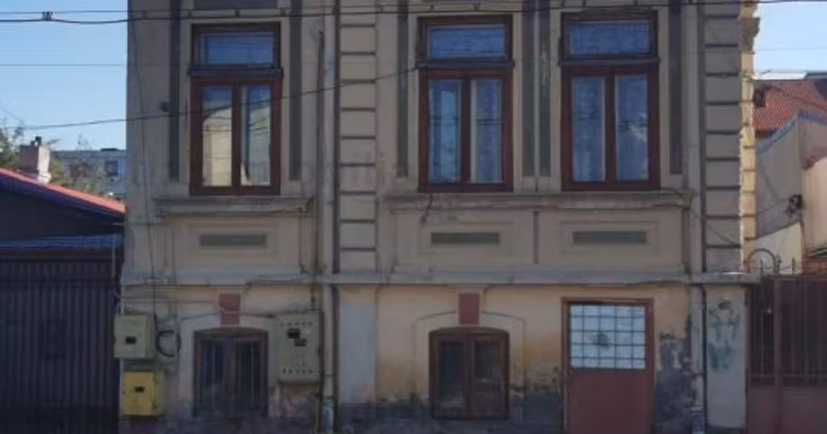 Casă de vânzare cu 6 camere în zona Central, Brăila