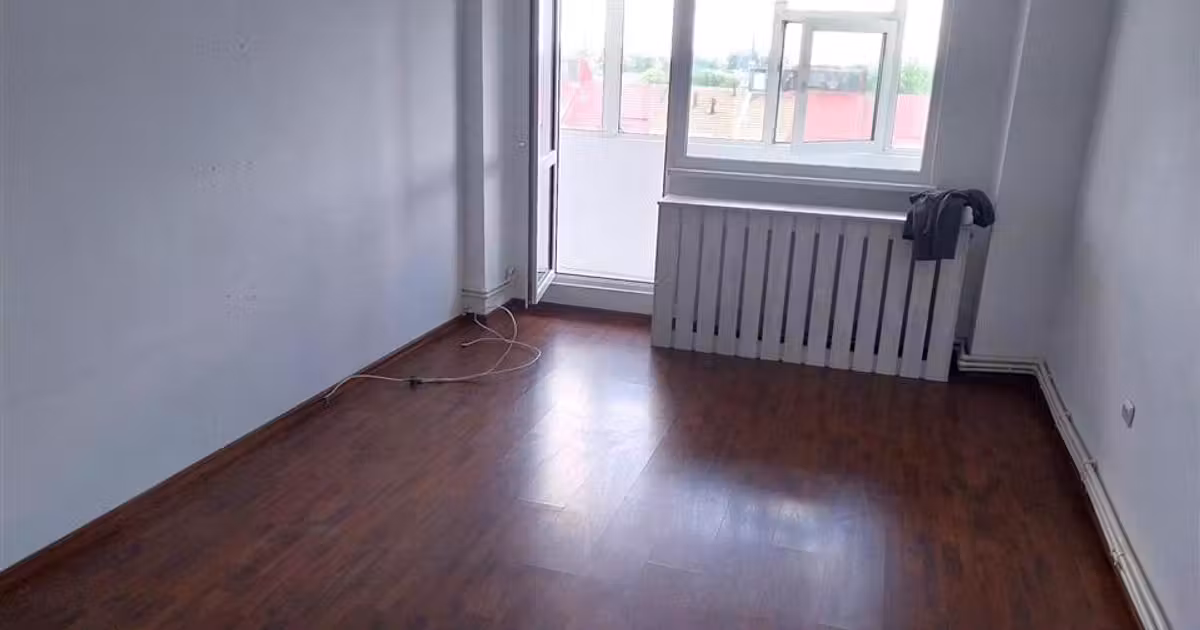 Apartament de vânzare cu 3 camere în zona Barieră, Brăila