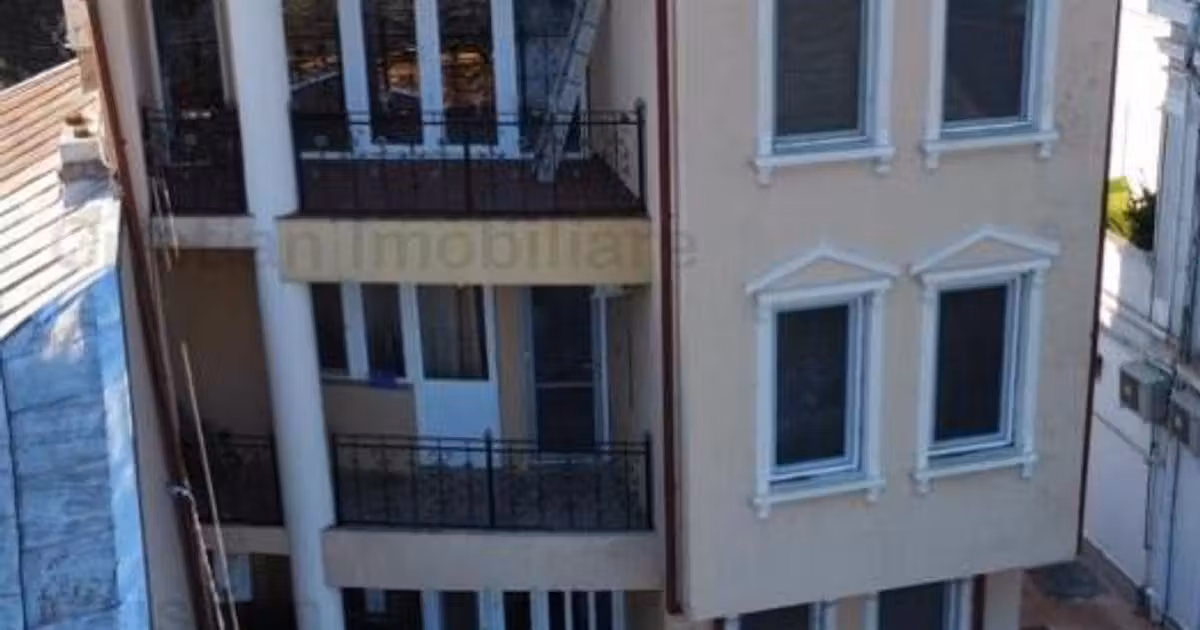 Casă de vânzare cu 5 camere, mobilată în zona Apollo, Brăila