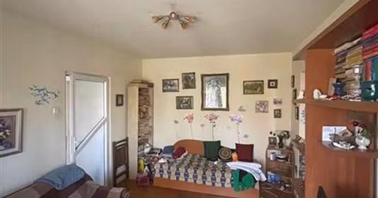 Apartament Democrației