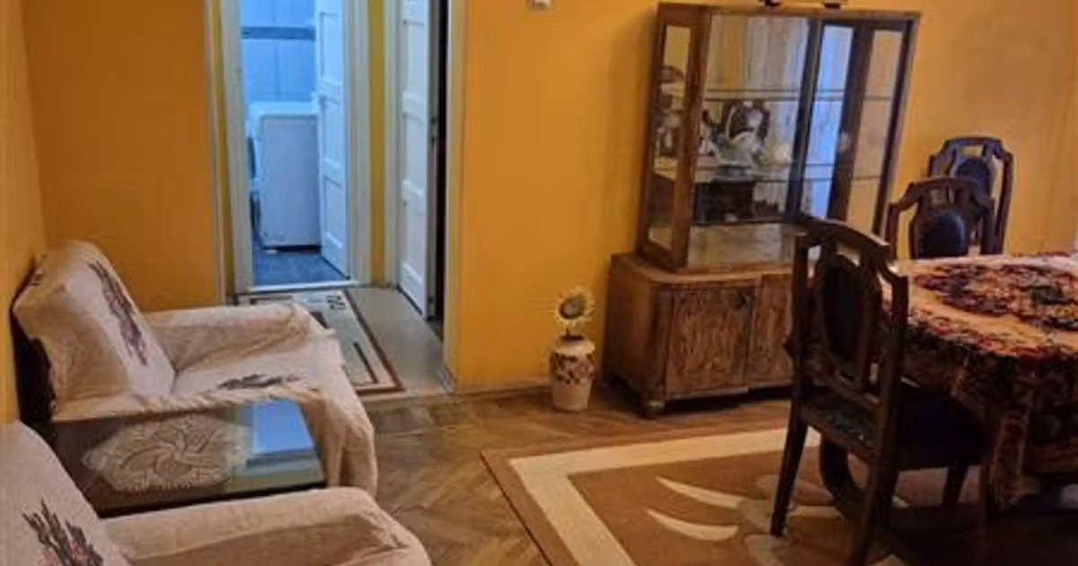 Apartament de vânzare cu 3 camere în zona Ultracentral, Ploiești