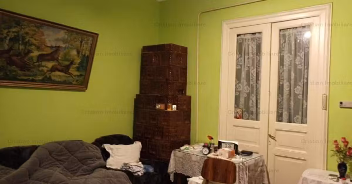 Casă de vânzare cu 3 camere în zona Apollo, Brăila