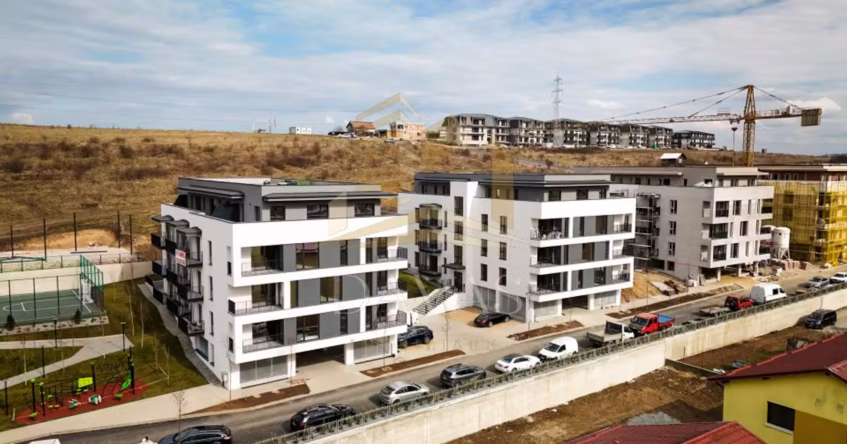 Apartament de vânzare cu 4 camere în Baciu