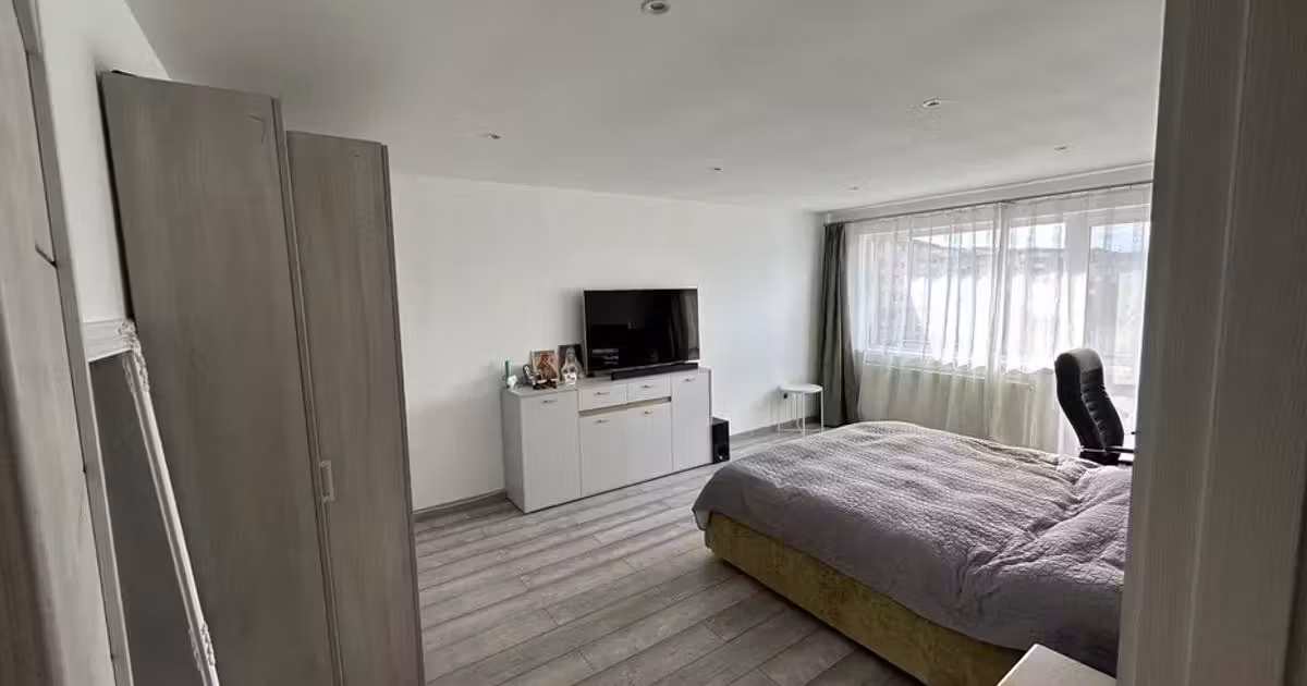 Apartament de vânzare cu 3 camere, mobilat în Florești
