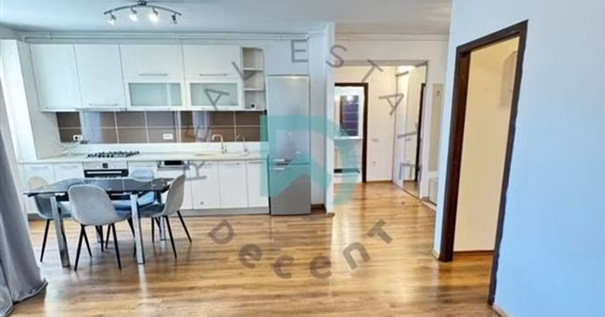 Apartament de vânzare cu 2 camere în zona Răcădău, Brașov