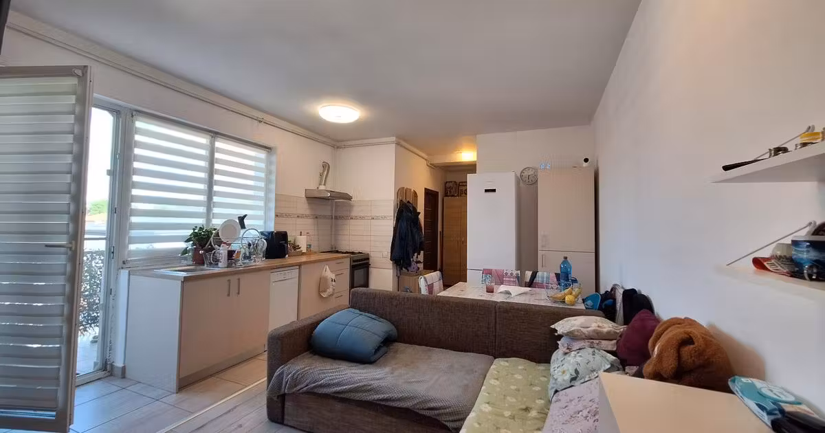 Apartament de vânzare cu 3 camere, mobilat în Florești
